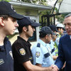 Erdoğan, polislerle bayramlaştı Erdoğan, polislerle bayramlaştı