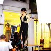 Hande Yener tezgahtarlık yaptığı mağazada klip çekti Hande Yener tezgahtarlık yaptığı mağazada klip çekti