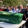 Boğulan öğretmen son yolculuğuna uğurlandı Boğulan öğretmen son yolculuğuna uğurlandı