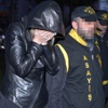 Parayla grup seks yapan çifte gözaltı