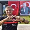 ﻿Şenol Güneş eşyalarını toplayarak vedalaştı