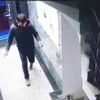 ﻿Apartmandaki tüm ayakkabıları toplayıp kaçtı