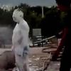Sıcaktan bunalınca kendini de yıkattı! Sıcaktan bunalınca kendini de yıkattı!