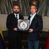Altay'dan Fenerbahçe'ye ziyaret Altay'dan Fenerbahçe'ye ziyaret
