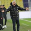 İlk maçında kırmızı kartı yedi