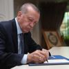 Erdoğan imzaladı: Cumhurbaşkanı yardımcılarının ve bakanların emekli maaşı kesilmeyecek