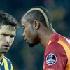 Derbilerde kartlar havada uçuşuyor Derbilerde kartlar havada uçuşuyor