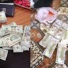 İzmir’deki FETÖ operasyonunda dikkat çeken detay: Balya balya paralar örgüte gidecekti İzmir’deki FETÖ operasyonunda dikkat çeken detay: Balya balya paralar örgüte gidecekti