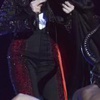 Madonna sahneden düştü Madonna sahneden düştü