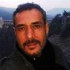 Evinin önünde silahla vurularak öldürüldü Evinin önünde silahla vurularak öldürüldü