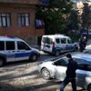 Pazara gitmek için evinden çıktı, silahlı saldırıya uğradı Pazara gitmek için evinden çıktı, silahlı saldırıya uğradı