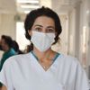 Hemşire Serbez, kanseri yendi koronavirüsle savaş için cepheye döndü Hemşire Serbez, kanseri yendi koronavirüsle savaş için cepheye döndü