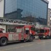 Küçükçekmece'de korkutan araç yangını Küçükçekmece'de korkutan araç yangını