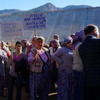 Vali incelemede, köylü eylemde Vali incelemede, köylü eylemde