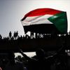 Sudan ordusu demokrasi nöbeti tutan halka müdahale etti: Çok sayıda ölü var