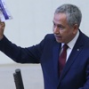 Bülent Arınç'tan Nursel Aydoğan’a: Bir kadın olarak sus!