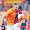 Podolski'nin sakatlığı keyifleri kaçırdı! Podolski'nin sakatlığı keyifleri kaçırdı!