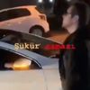 Caddenin ortasında şükür namazı kıldı Caddenin ortasında şükür namazı kıldı