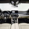 Yeni BMW 5 Serisi yollara iniyor