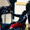 Öp Demba Ba'nın elini Öp Demba Ba'nın elini