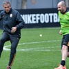 Galatasaray teknik ekibi, gazetecilerle maç yaptı