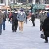Hava sıcaklığı mevsim normallerine dönen Sivas'ta halk sokağa akın etti Hava sıcaklığı mevsim normallerine dönen Sivas'ta halk sokağa akın etti