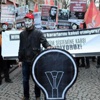 ‘Vendetta’ maskesiyle protesto ettiler!