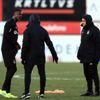 Beşiktaş'ta Şenol Güneş derbi 11'ini belirledi! Beşiktaş'ta Şenol Güneş derbi 11'ini belirledi!