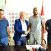 Antalyaspor, Cezayir Milli Takım kalecisi M'Bolhi'yi de aldı Antalyaspor, Cezayir Milli Takım kalecisi M'Bolhi'yi de aldı