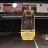 Tırın açılan damperi üst geçide çarptı Tırın açılan damperi üst geçide çarptı