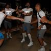 Trabzonsporlu futbolculardan havaalanı pistinde kolbastı şov! Trabzonsporlu futbolculardan havaalanı pistinde kolbastı şov!