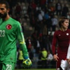 Avrupa'nın dev eldivenleri arasında Avrupa'nın dev eldivenleri arasında