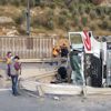 Kocaeli'de devrilen tırın sürücüsü ağır yaralandı Kocaeli'de devrilen tırın sürücüsü ağır yaralandı