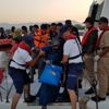 İzmir'de 52 düzensiz göçmen yakalandı İzmir'de 52 düzensiz göçmen yakalandı