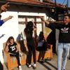 Sokağa çıkamayanlara terastan konser Sokağa çıkamayanlara terastan konser