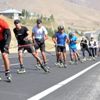 Baba ile kızı asfaltta sporcu yetiştiriyor