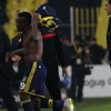 Emenike krizi: Formasını çıkaran Emenike, sahayı terketti!