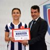 Hokey e gönül vermiş iki Türk kızı