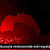 Antika tutkusuyla restoranında eski eşyaları sergiliyor Antika tutkusuyla restoranında eski eşyaları sergiliyor