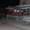 Yüzü maskeli iki soyguncu önce iş yeri sahibini vurdular sonra soygun yaptılar Yüzü maskeli iki soyguncu önce iş yeri sahibini vurdular sonra soygun yaptılar