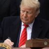 Trump federal hükümetin kapanmasını önleyecek geçici bütçe tasarısını onayladı Trump federal hükümetin kapanmasını önleyecek geçici bütçe tasarısını onayladı