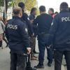 Veliler okul bahçesinde birbirine girdi Veliler okul bahçesinde birbirine girdi