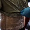 Bakanlık kaçak eti vücutlarına saranların fotoğraflarını paylaştı