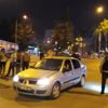 Adana'da sürücü uygulama noktasına girmek istemedi! Polis motosikletine çarpıp kaçtı