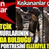 ﻿Mehmetçik sel çamurlarının arasında bulduğu Atatürk portresini elleriyle temizledi