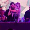 Paris Hilton sahnede aşka geldi Paris Hilton sahnede aşka geldi