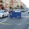 Feci ölüm! Motosikletin çarptığı kadının üzerinden otomobil geçti