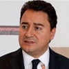 Ali Babacan gözyaşlarına boğuldu