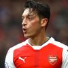 Mesut Özil'den örnek davranış Mesut Özil'den örnek davranış