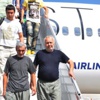 Serbest bırakılan iki işçi Türkiye'de